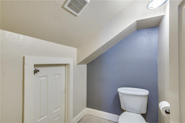 Building Photo - 2206 Iva Ln