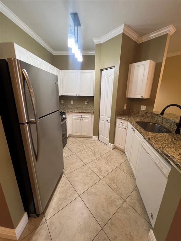 Building Photo - 2705 Via Murano