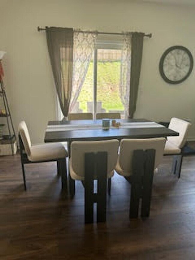 Building Photo - Knoxville 37932 - FULLY FURNISHED $3,300.0...