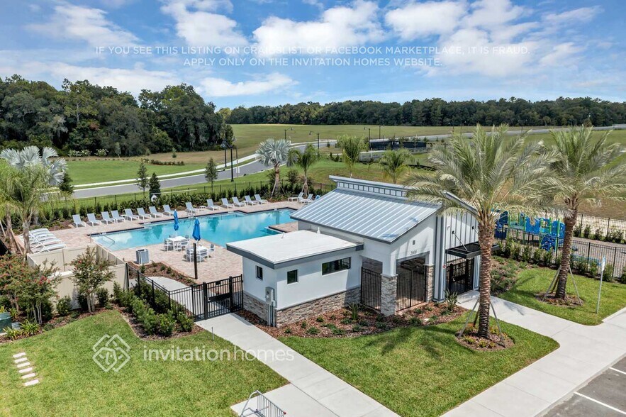 Building Photo - 3007 Blue Bonnet Ln