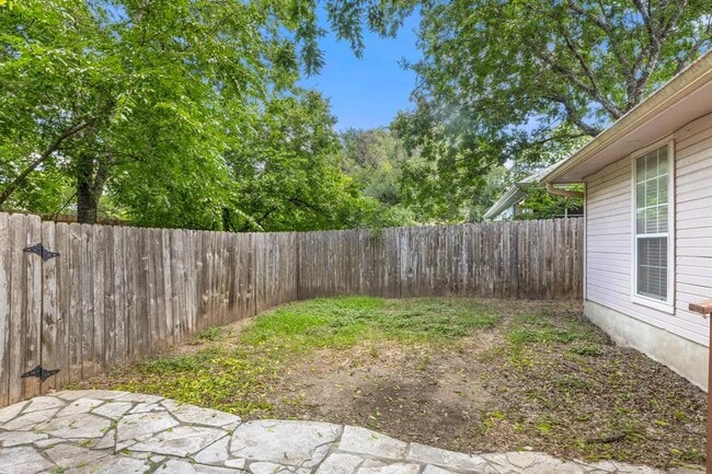 Building Photo - 1802 Ramona Cir
