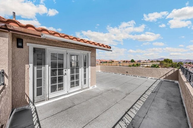 Building Photo - 17705 Vista Point Dr