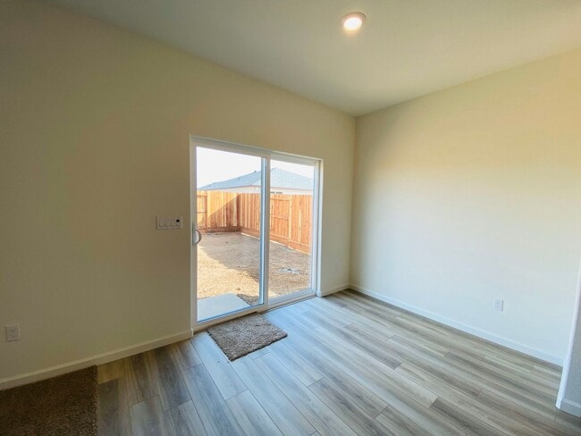 Building Photo - 5531 Glowhaven St