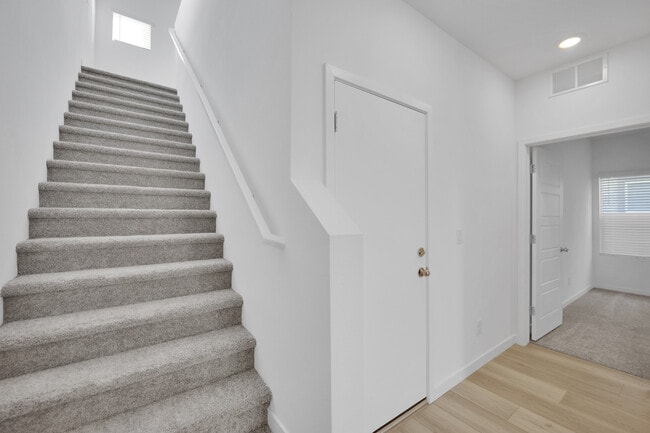 Building Photo - 4000 Richmar Butte Ave