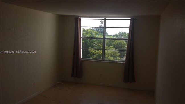 Building Photo - 492 NW 165th St