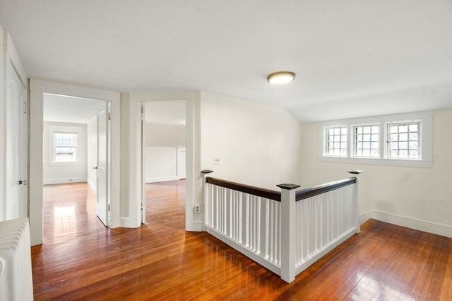 Building Photo - 12 Leighton Rd