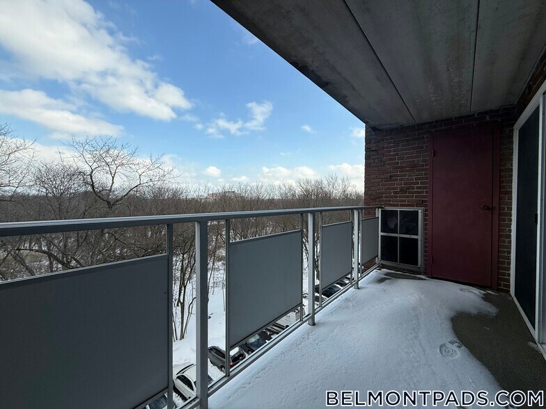 Building Photo - 55 Hill Rd