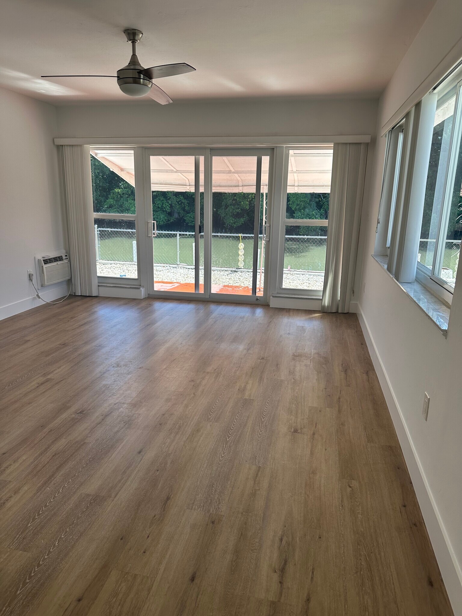 Building Photo - 13155 Emerald Dr