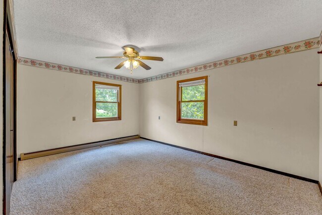 Building Photo - 40 Deep Creek Rd