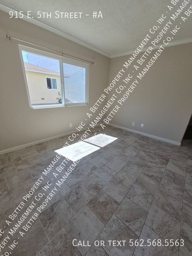 Building Photo - 915 E 5th St