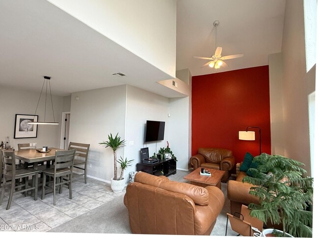 Building Photo - 2027 E University Dr