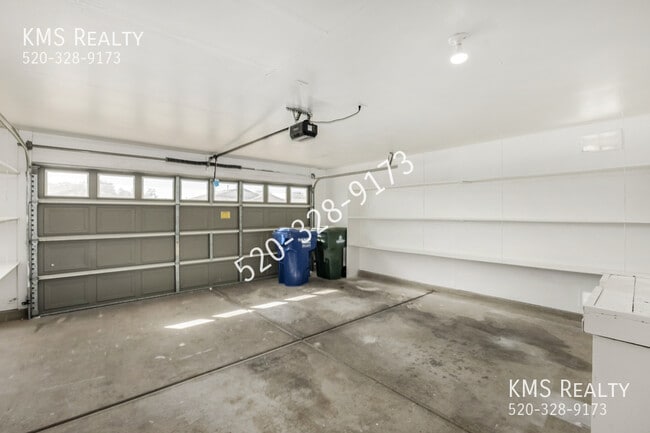 Building Photo - 9945 E Star Vista Dr