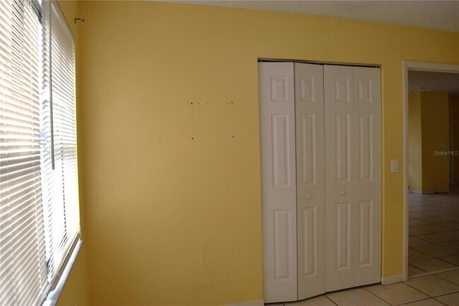 Building Photo - 7423 SW 42nd Pl