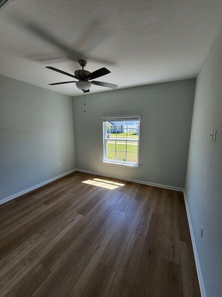 Building Photo - 102 Riverwalk Cir
