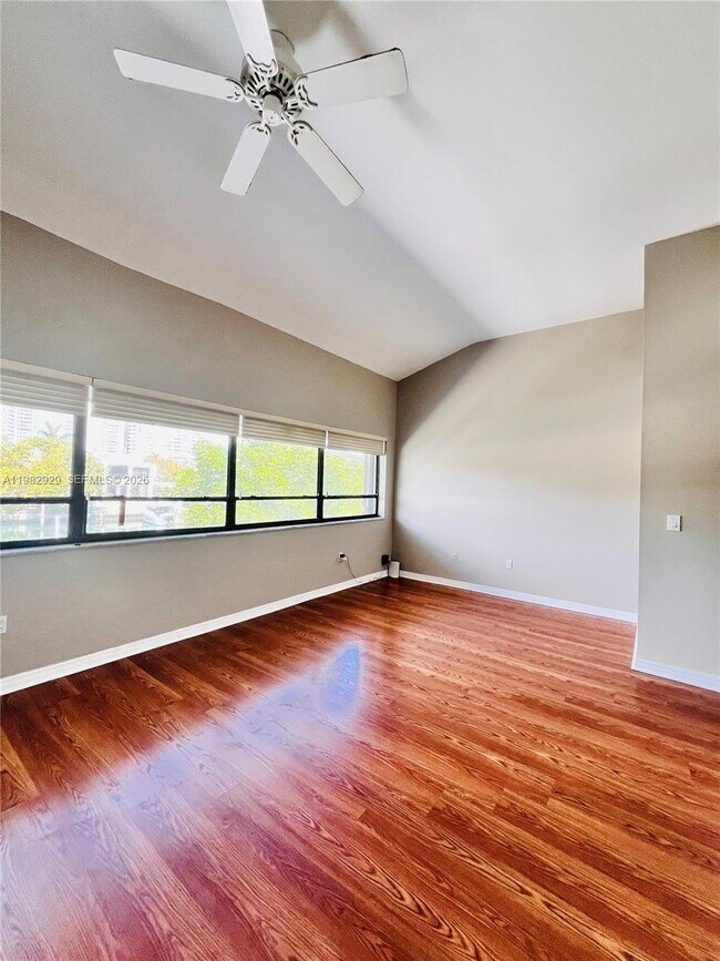 Building Photo - 253 Poinciana Island Dr