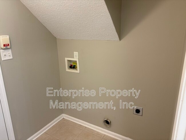 Building Photo - 11556 Milton Meadows Dr