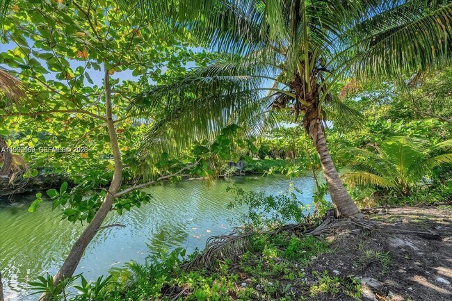 Building Photo - 7132 SW 65th Ave