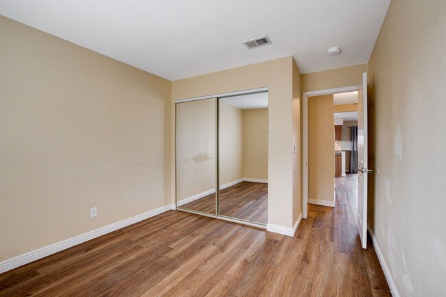 Building Photo - 2BED/2Bath Condo