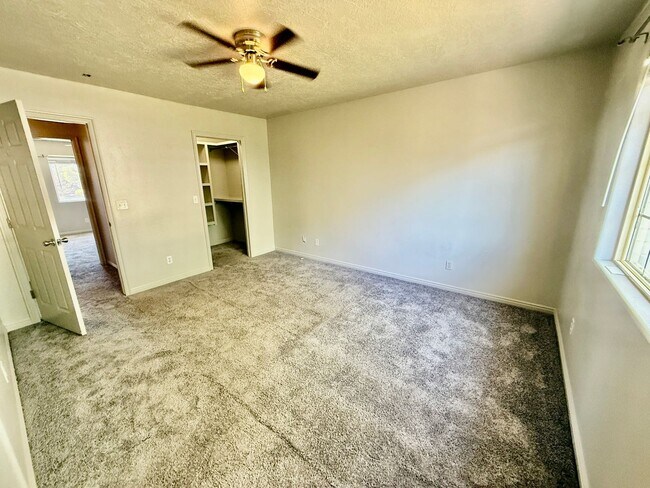 Building Photo - Lexington Hills Townhome