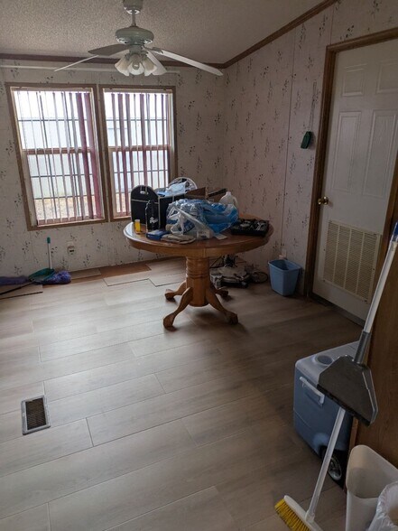 Dining room - 230 Mountain Meadow Rd