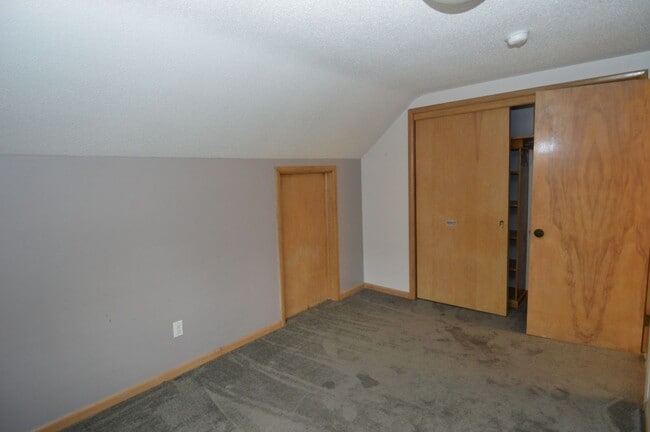 Building Photo - 2327 University Ave