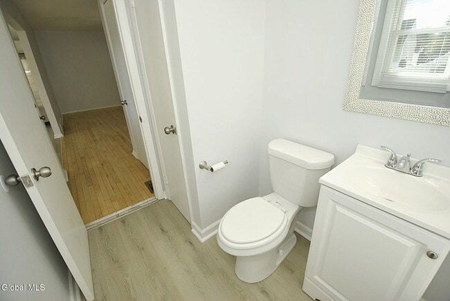 Building Photo - 33 B Ledgewood Dr