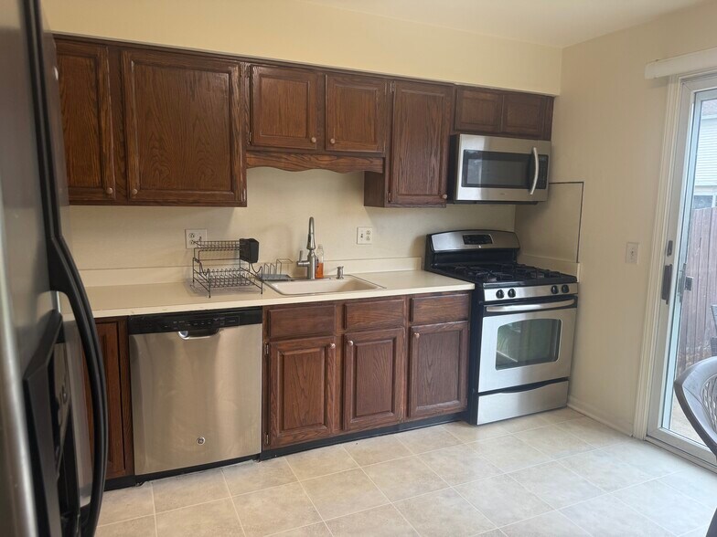 Building Photo - 55 Frenchwoods Cir