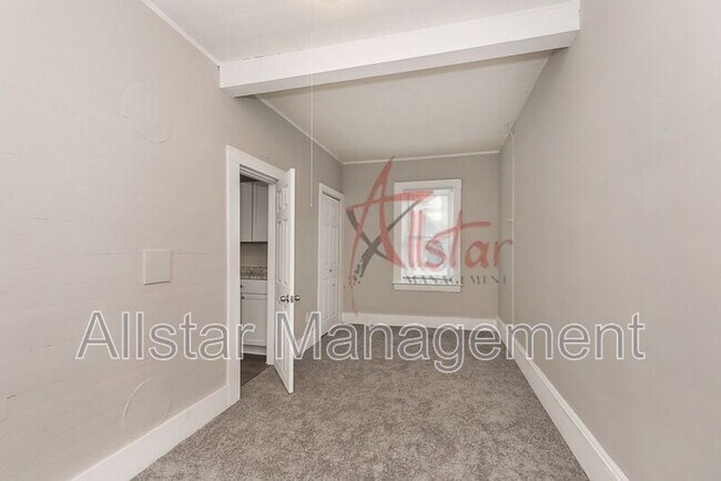 Building Photo - 3235 Erin Ave