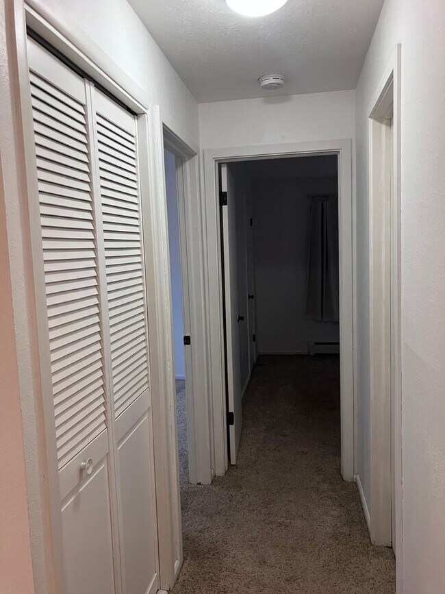 Building Photo - Fabulous 2 Bedroom 2 Bathroom Condo in Boulder!