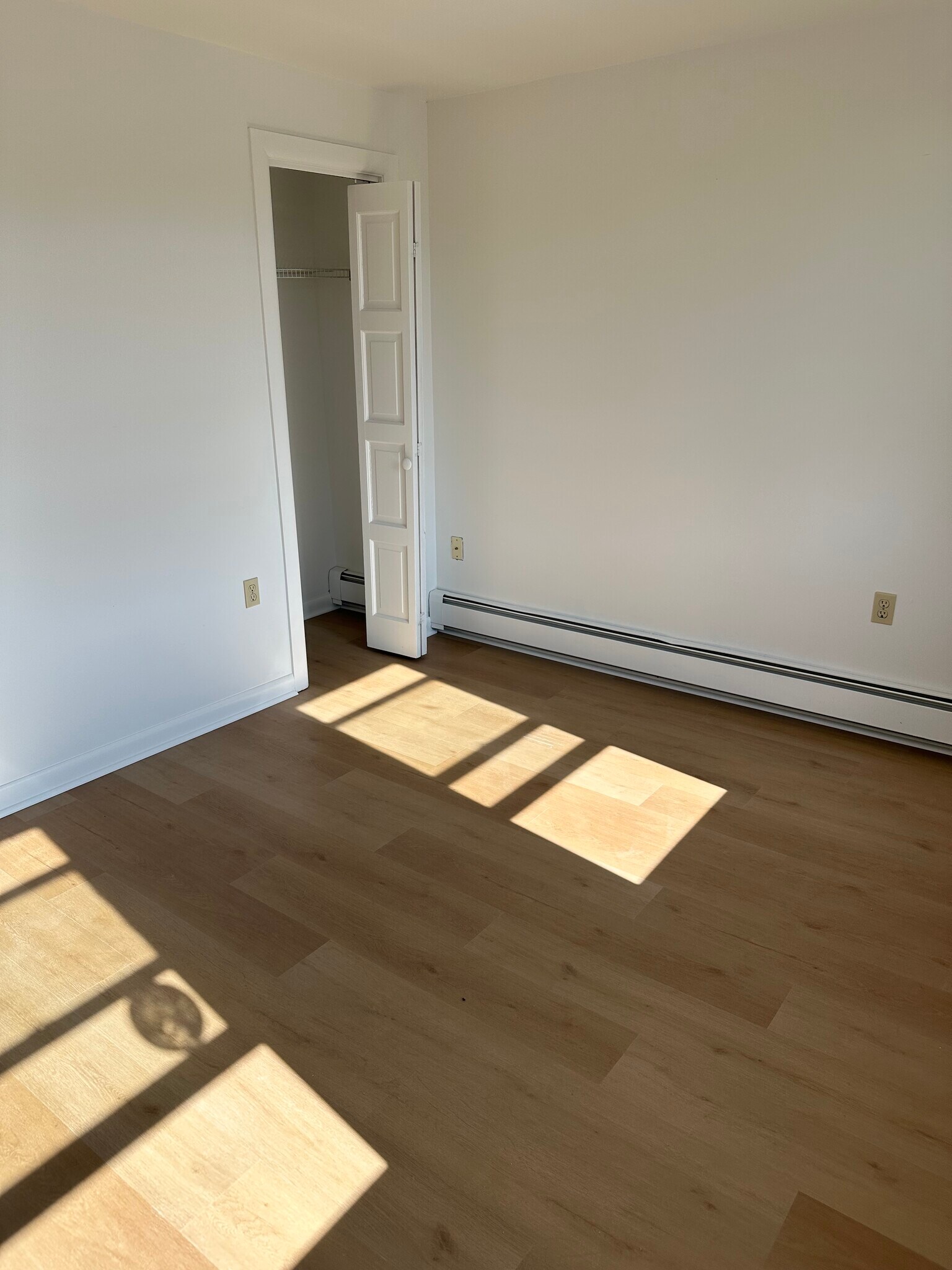 Building Photo - 1344 Newport Rd