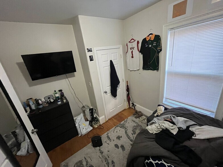 Building Photo - 226 Calumet St