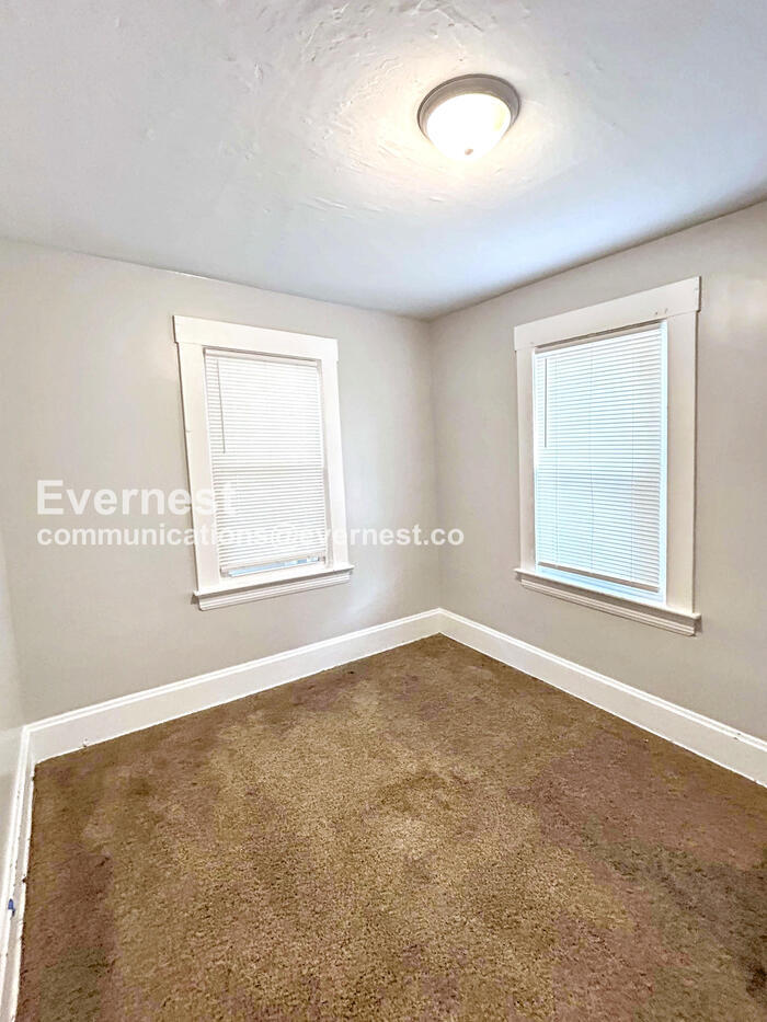 Building Photo - 12041 Belden Ave