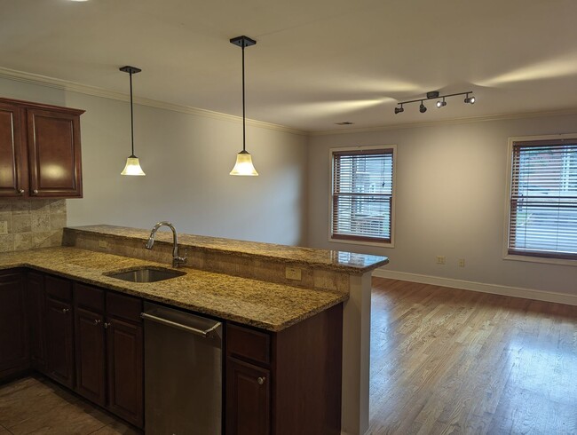 Building Photo - 128 W 4th St