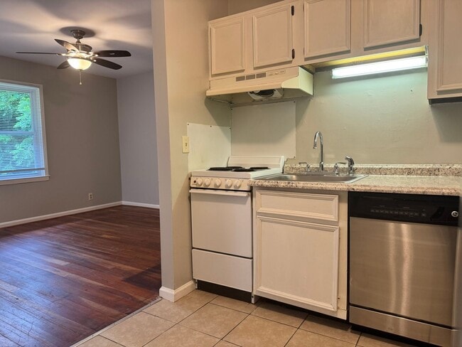 Building Photo - Great 1BR Unit