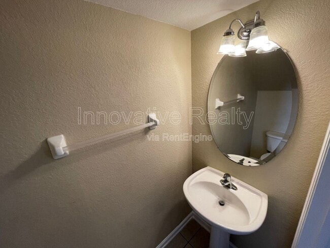 Building Photo - 720 Shropshire Loop