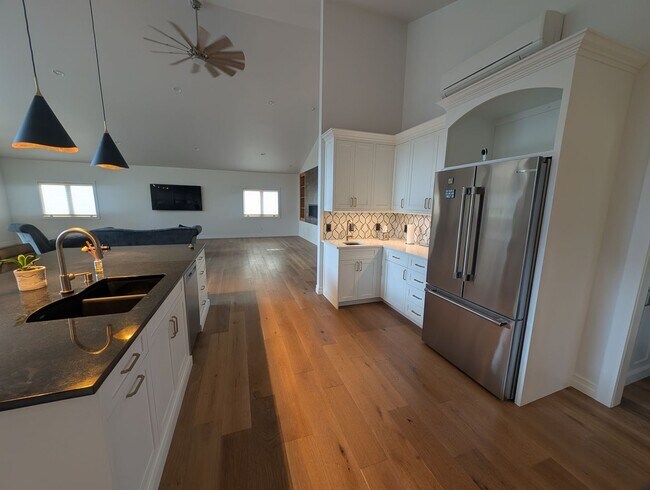 Building Photo - 2448 Le Clerc Rd S