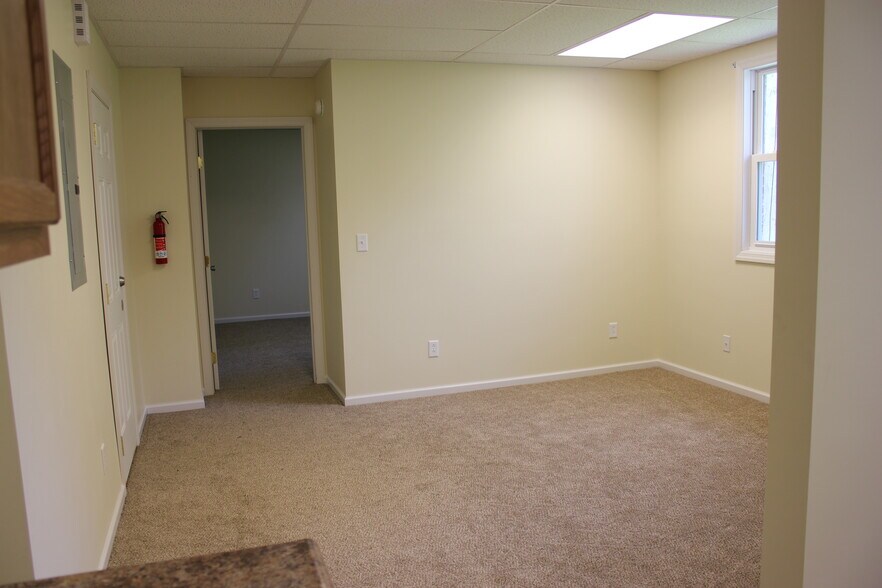 Building Photo - 156 May Ave