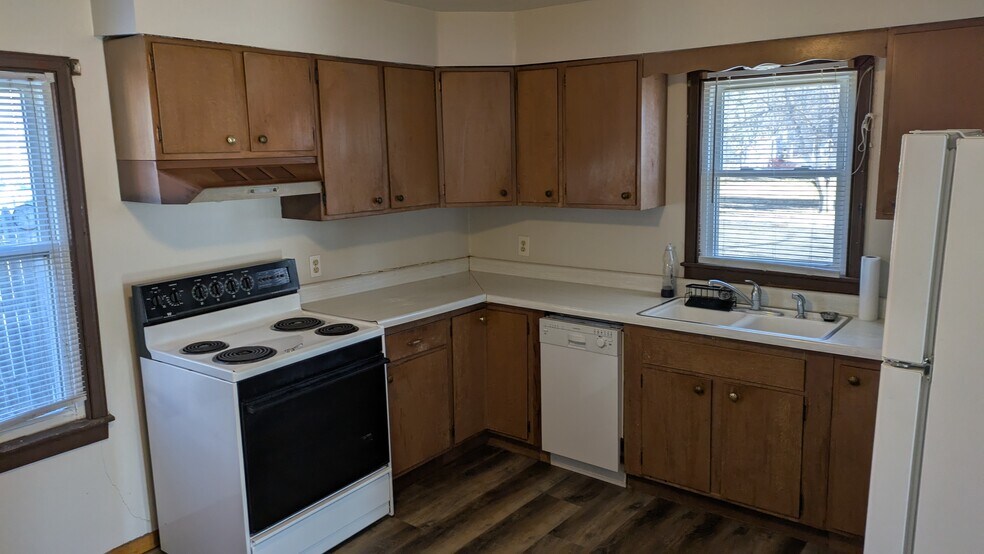 Kitchen - 510 5th St SE