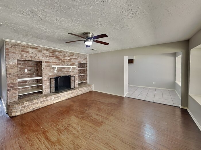 Building Photo - 4315 Sloangate Dr