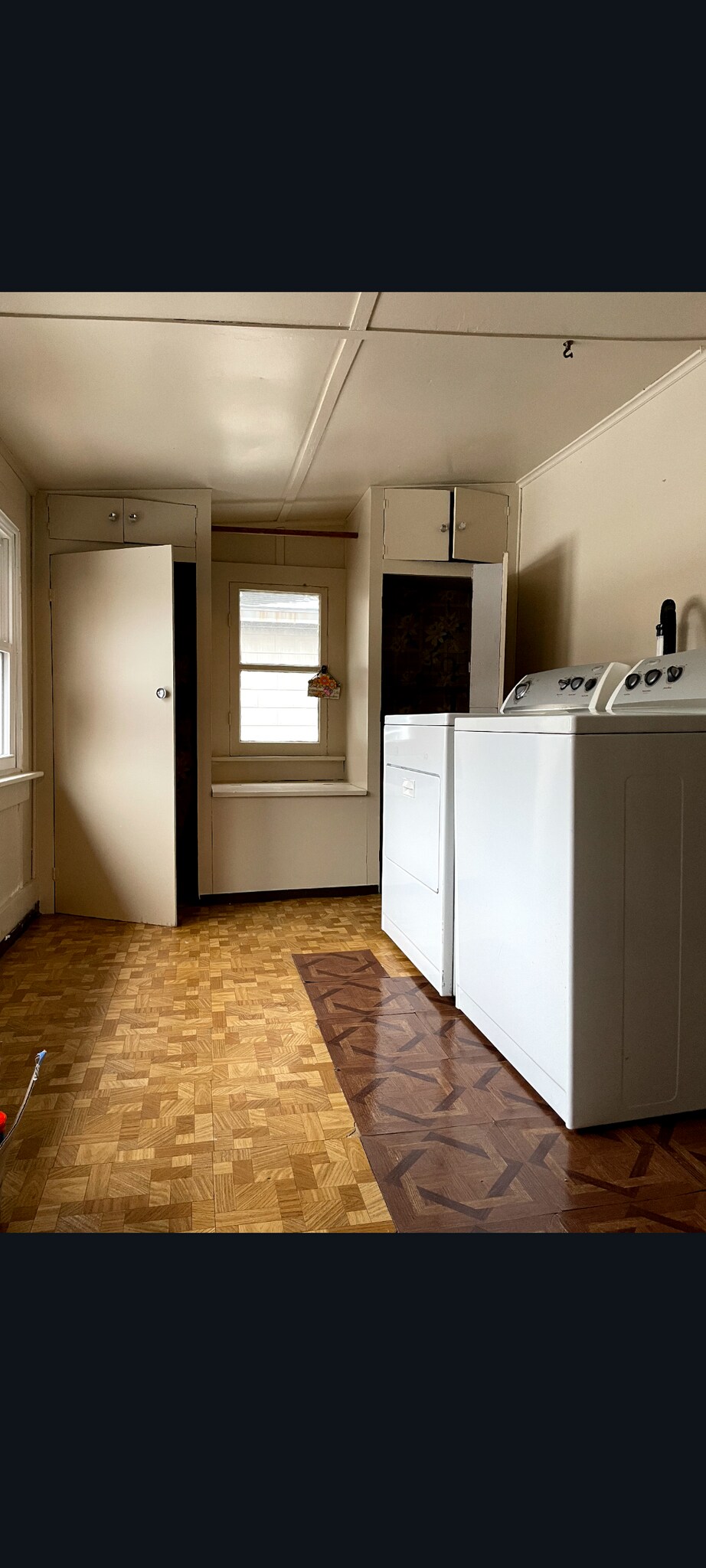 Building Photo - 120 W Cayuga St