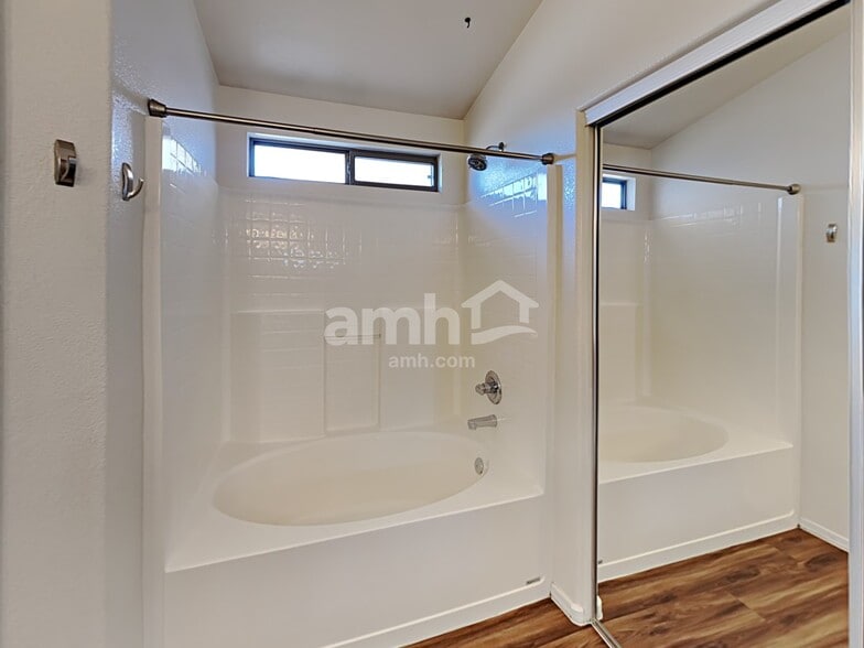 Building Photo - 2037 N 107th Dr