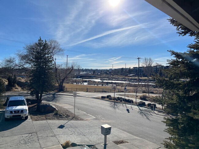 Building Photo - River Run Condos - 1 Bed/1 Bath Near Mille...