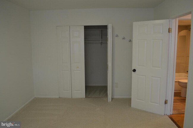 Building Photo - 10026 Fair Wds Dr