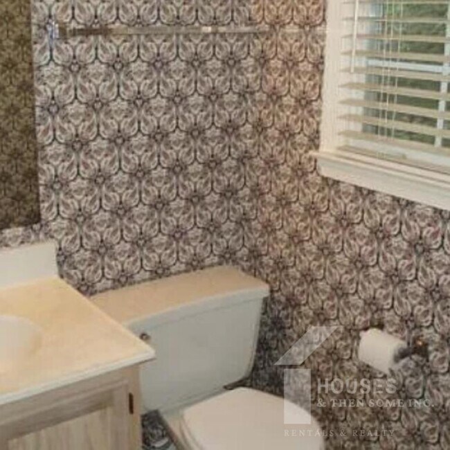 Building Photo - 3 McBee Chapel Rd