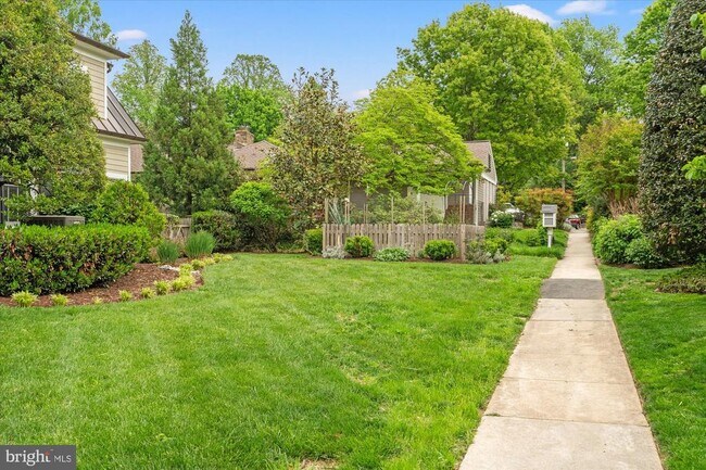 Building Photo - 3701 Blackthorn Ct