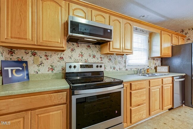 Building Photo - 4610 Linden Rd