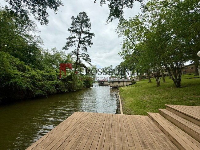 Building Photo - Waterfront 2 Bedroom, 2.5 Bathroom Home!