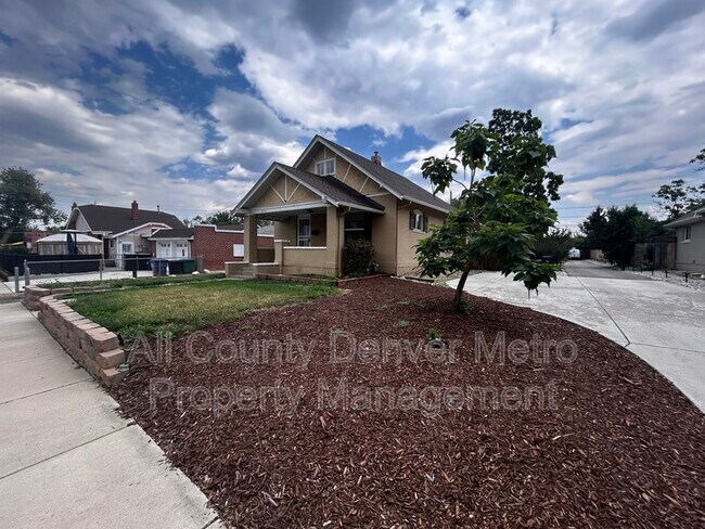 Building Photo - 3774 Yates St