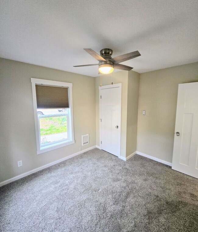 Building Photo - Newly Remodeled 2 Bedroom Home & ADU For R...