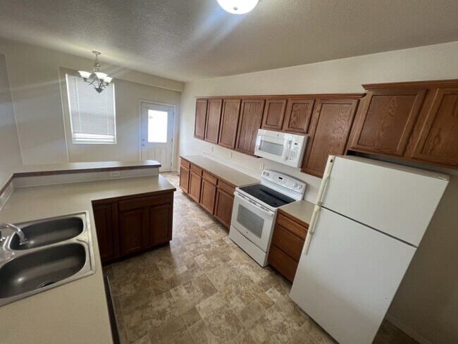 Building Photo - 3320 Barbera St